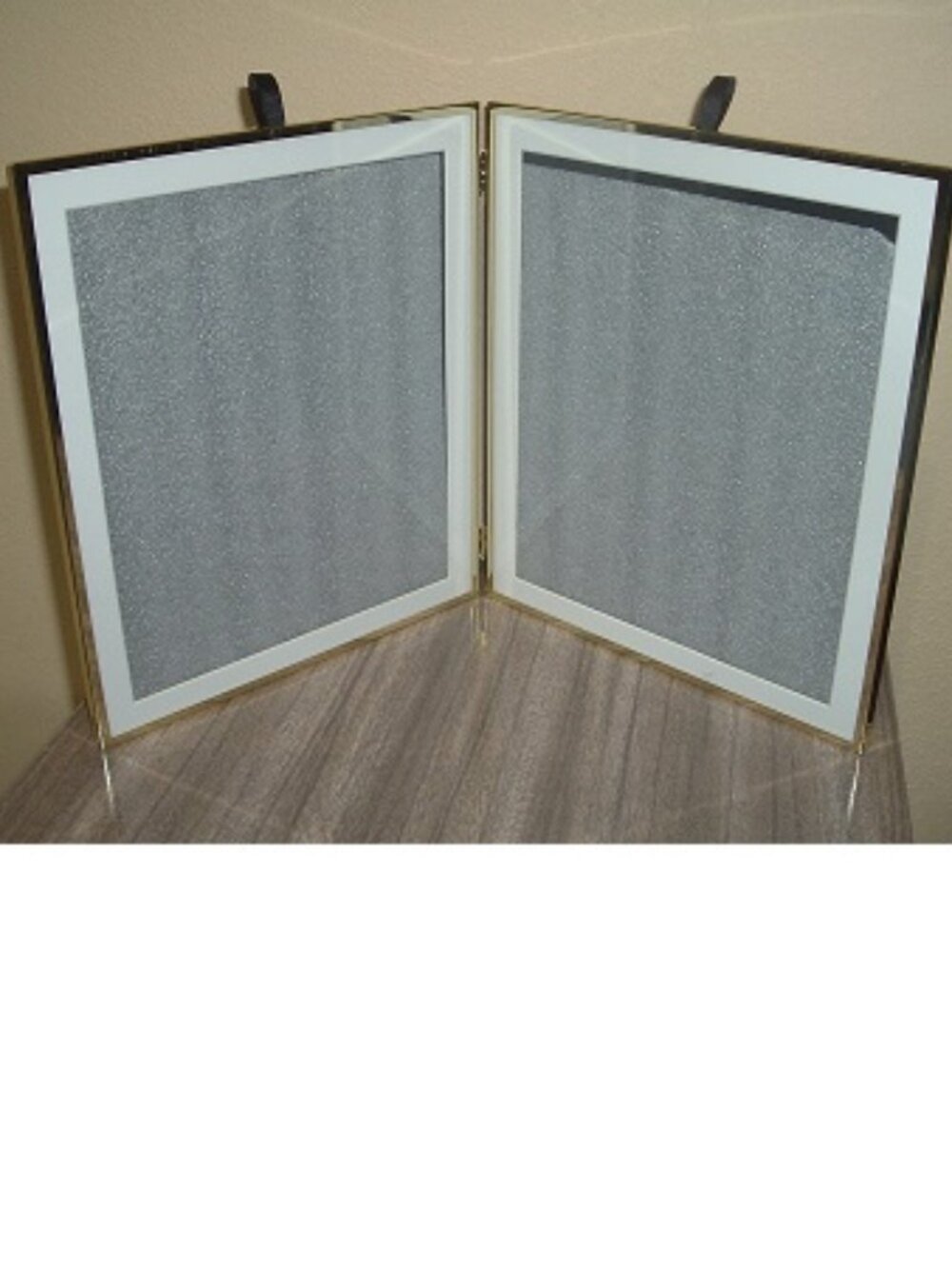 Hinged Double Picture Frame 8x10 Gold metal w/glass Folding Photo Frame NICE!